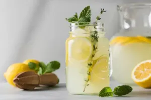 آموزش ۵ مدل شربت آبلیمو خانگی خنک کننده و مجلسی