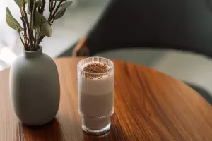 طرز تهیه میلک شیک حرفه ای با دستور پایه برای همه طعم ها