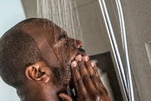 حکم نماز خواندن با غسل جمعه، بررسی نظر مراجع تقلید