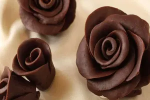 ایده جذاب برای تزیین شکلات به عنوان هدیه ولنتاین