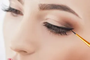 آشنایی با لوازم آرایشی چشم به همراه نحوه استفاده