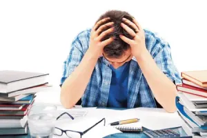 مدیریت اضطراب کارنامه تحصیلی؛ راهکارهای صحیح برخورد با دانش آموزان موفق و ناموفق