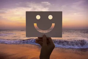10 متن تبریک روز جهانی شادی به عربی خاص و یونیک