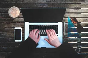 گلچین متن تبریک روز جهانی برنامه نویس به عربی همراه با معنی