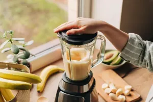 بهترین دستگاه برای پوره و میکس غذای کودک / مقایسه بلندر، غذاساز و آسیاب