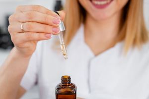 بهترین روغن گیاهی برای سفید شدن پوست صورت + روش صحیح استفاده