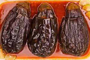 خوشمزه ترین دلمه بادمجان با گوشت و گوجه؛ ساده و خوشمزه
