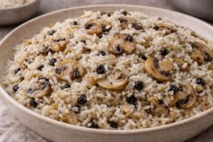 طرز تهیه قارچ پلو با انواع گوشت؛ خوش عطر، مجلسی و ساده در خانه