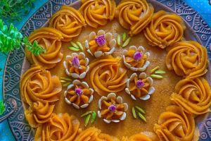 طرز تهیه حلوا نشاسته؛ حلوای لطیف و خوش رنگ با عطر زعفران و گلاب