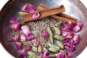 طرز تهیه ادویه باقالی پلو؛ ترکیب خوش عطر برای یک باقالی پلوی مجلسی