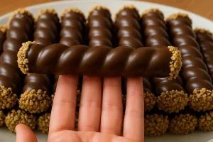 این شیرینی واقعاً توی دهن آب میشه باورتون نمیشه چقدر خوشمزه ست!