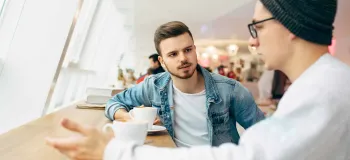 چگونه با افراد کم‌ حرف ارتباط برقرار کنیم ؟