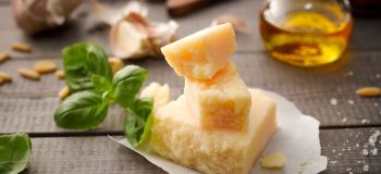 پنیر پارمسان طلای سفید آشپزی ایتالیایی و کاربردهای آن در غذا