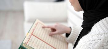 ثواب خواندن سوره قلم؛ برکات و فضایل بی نظیر برای زندگی