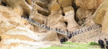 غار کرفتو؛ شاهکار معماری صخرهای ایران در دل کردستان