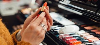 با مواد خطرناک تشکیل دهنده رژلب آشنا شوید !