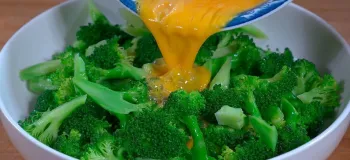 کلم و تخم درغ در خانه دارید / طرز تهیه غذایی یونیک با کلم بروکلی