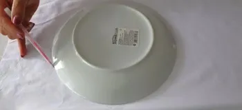 نحوه تزئین میز غذاخوری با ظروف آشپزخانه و دستمال