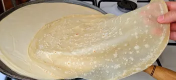 دستور پخت نان نازک لواش بدون نیاز به مخمر / نان ها همزمان در ۸ لایه پخته می شوند