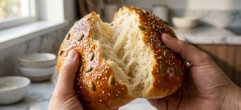 طرز تهیه نان شیرمال خانگی اسفنجی بدون نیاز به ورز دادن در ۲۰ دقیقه