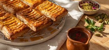 طرز تهیه قریوش عربی به روش سنتی با شربت زعفرانی خوشمزه