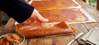 طرز تهیه لواشک سیب خانگی بدون آرد و نشاسته
