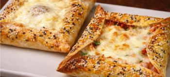 طرز تهیه صبحانه رستورانی با نان ، پنیر و تخم مرغ