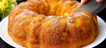 طرز تهیه کیک سیب ژاپنی نرم و لطیف در ۵ دقیقه با بافتی اسفنجی