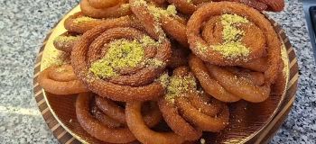 طرز تهیه مشبک سوری ترد و خوشمزه؛ شیرینی ترد و بازاری به روش آسان