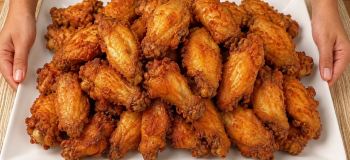 دیگه بال مرغ رو سرخ نکن! ترفند طلایی فر برای ترد و کرانچی شدن بال مرغ