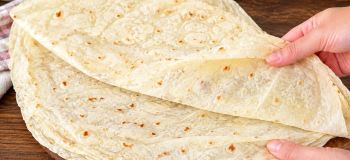 طرز تهیه نان لواش تابه ای فوری فقط با ۲ قاشق روغن بدون نیاز به مخمر