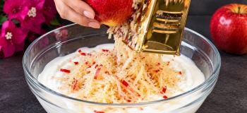 طرز تهیه شیرینی سریع و خوشمزه با سیب و ماست