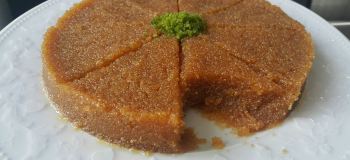 طرز تهیه حلوای ایرمیک فوری؛ دسری خوشمزه بدون جوشاندن شهد