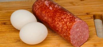 طرز تهیه سالاد مینیسترسکی خوشمزه و سریع با کالباس و تخم مرغ