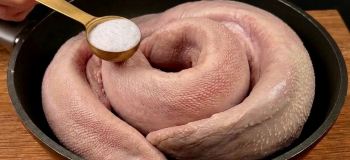 پوست گیری و آماده سازی خوراک زبان گاو مجلسی