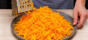 طرز تهیه کیک کدو حلوایی اسفنجی با کدو خام رنده شده