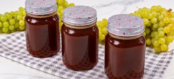 طرز تهیه شیره انگور خانگی اصل و غلیظ با خاک سفید در آپارتمان