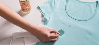 بهترین روش برای پاک کردن لکه های آزاردهنده از لکه چسب تا ....