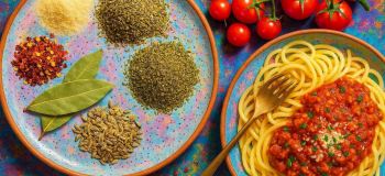طرز تهیه ادویه ماکارونی / راز پخت ماکارونی خوش عطر و بهترین زمان اضافه کردن ادویه ها