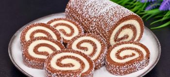 رول شکلاتی خانگی بدون فر؛ یک دسر سریع و مجلسی (با ۲ قاشق پودر کاکائو)