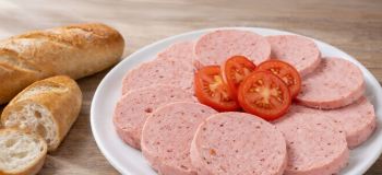 طرز تهیه کالباس خانگی با مواد ساده و سالم تر از بازار