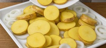 طرز تهیه غذای فوری با مرغ و سیب زمینی؛ یک وعده کامل و سریع