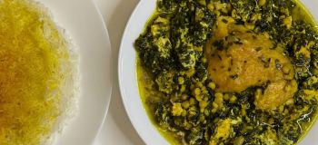 طرز تهیه سیر قلیه گیلانی؛ یک خورش اصیل شمالی با برگ سیر، مرغ و تخم مرغ