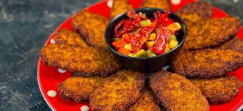 آموزش کامل کتلت پیاز و جعفری؛ رازهای تردی و خوش طعمی
