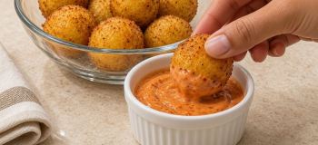طرز تهیه توپک های سیب زمینی ترد و خوشمزه و اقتصادی