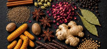 فرمول ۱۰ ادویه کاربردی برای طعم رستورانی؛ از سوخاری تا کباب