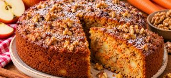 طرز تهیه کیک رژیمی سیب و هویج؛ خوش عطر و مناسب عصرانه