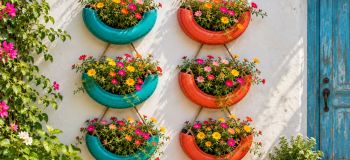 ۱۰ روش خلاقانه برای تبدیل لاستیک کهنه به وسایل تزیینی باغچه