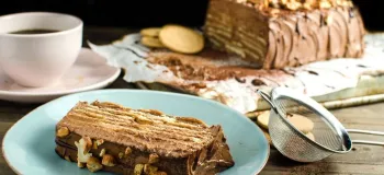 طرز تهیه دسر بیسکوییتی با سس شکلات