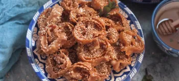 روش تهیه شیرینی شباکیه عربی (زولبیا فانوسی)